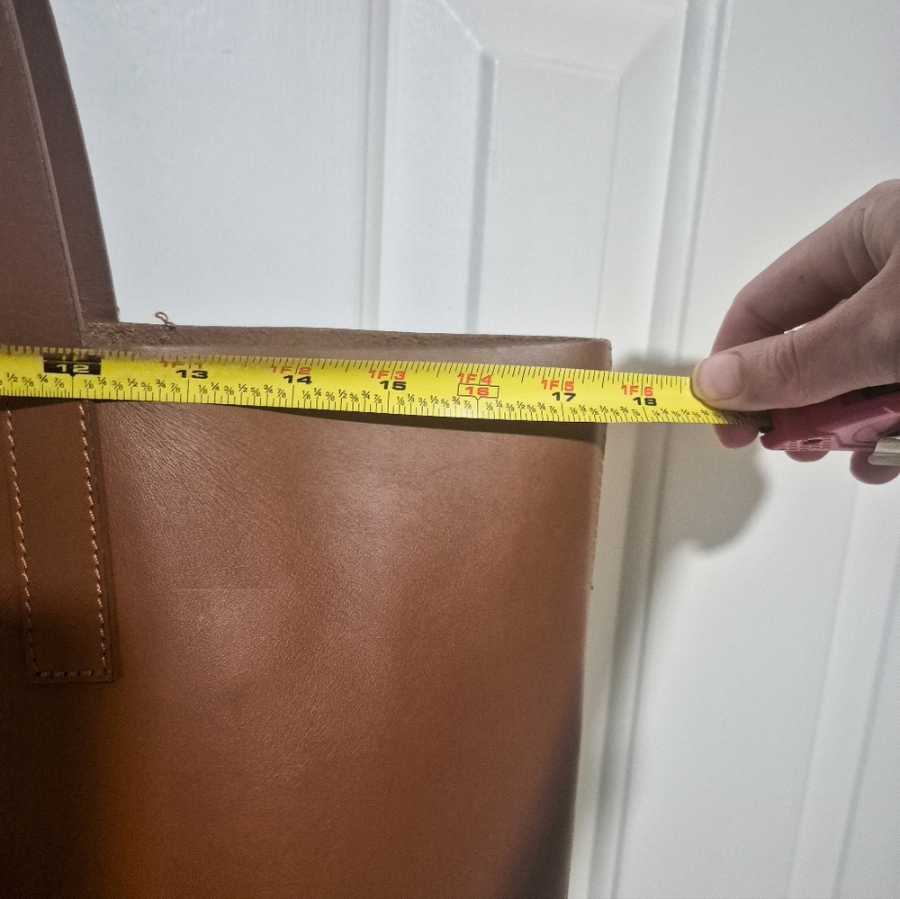 The Luxe Italian Leather Tote - Picture 3 of 8